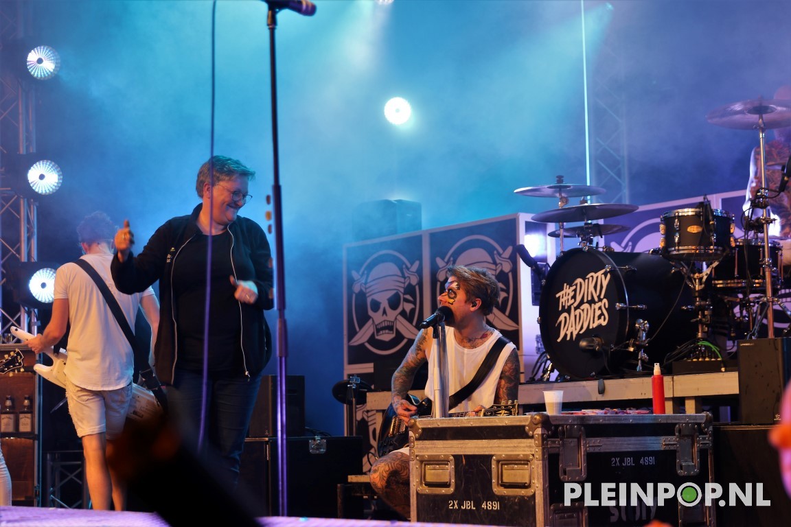 The Dirty Daddies (186)